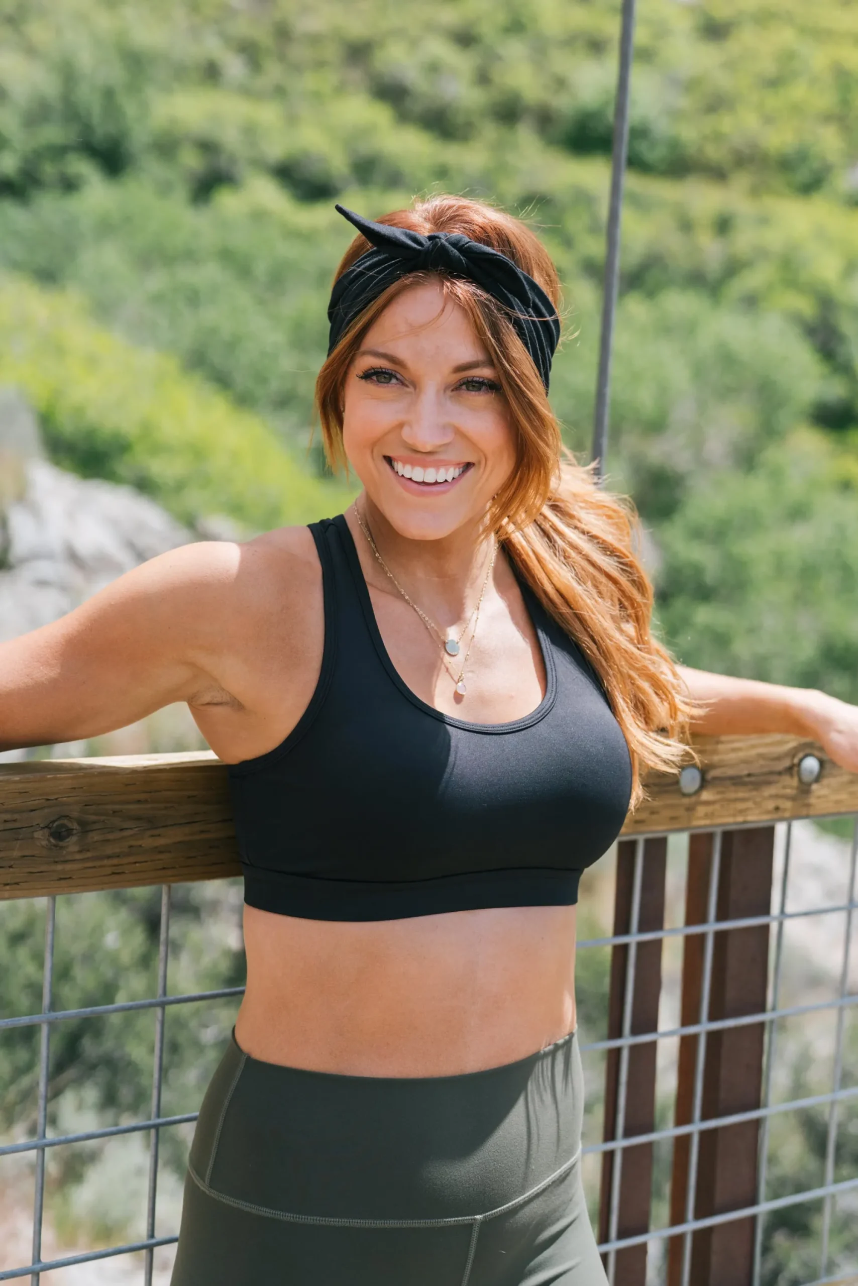black_basics___bow_headba_3.webp Headbands>Maven Thread BLACK BASICS - 4'' Bow Headband