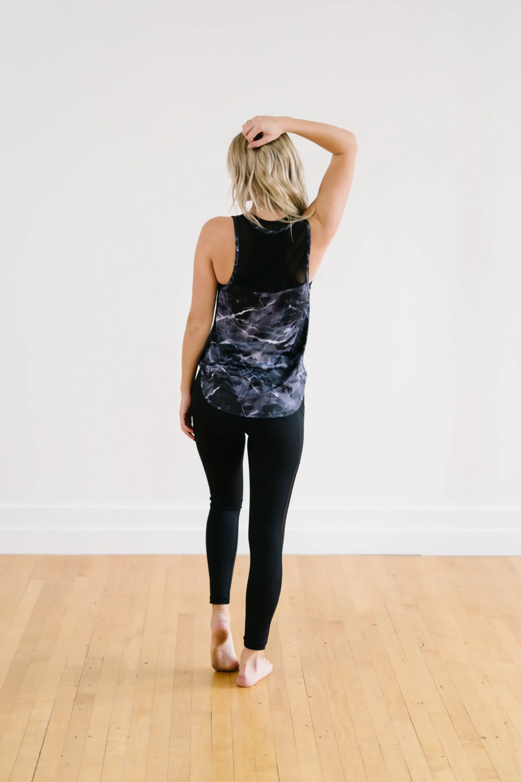 breathe_tank__black_marbl_2.webp Tanks>Maven Thread Breathe Tank - Black Marble