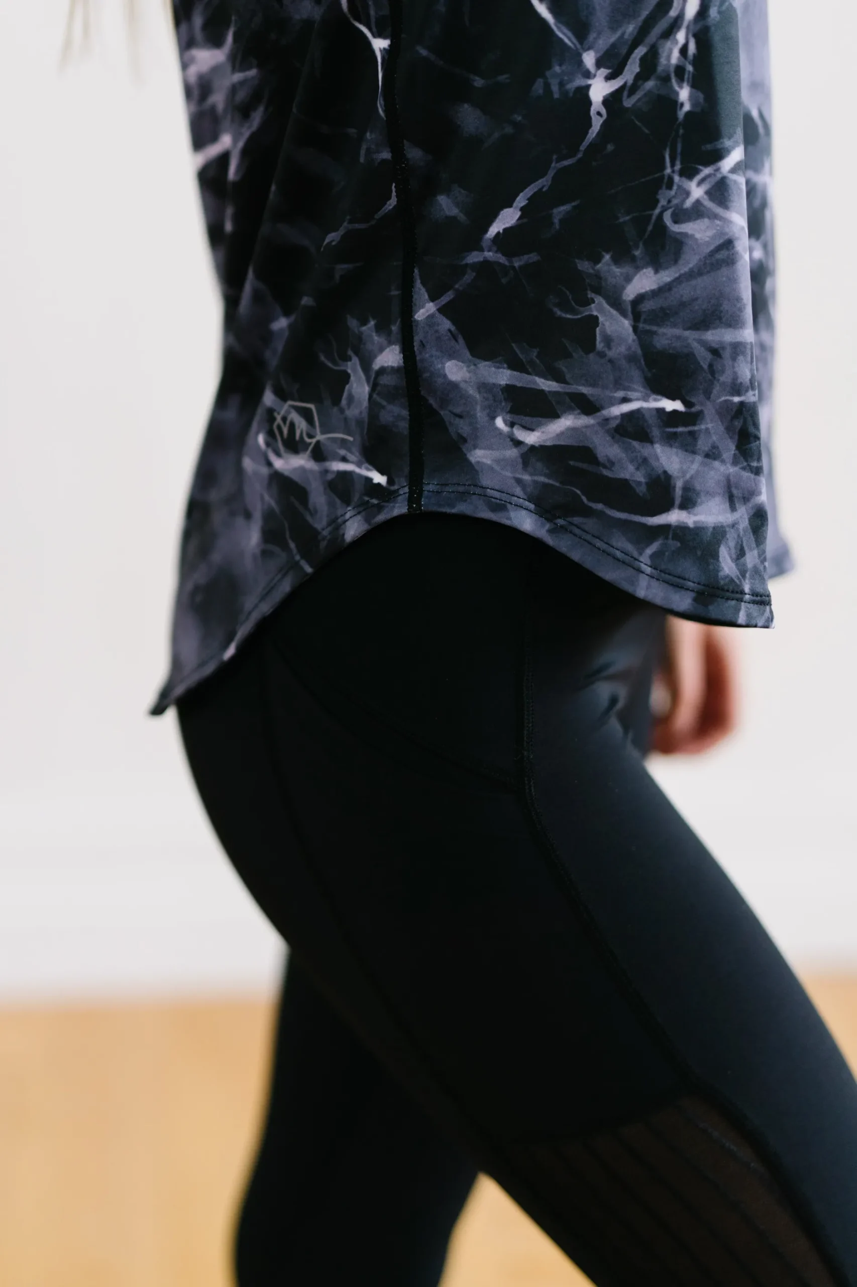 breathe_tank__black_marbl_4.webp Tanks>Maven Thread Breathe Tank - Black Marble