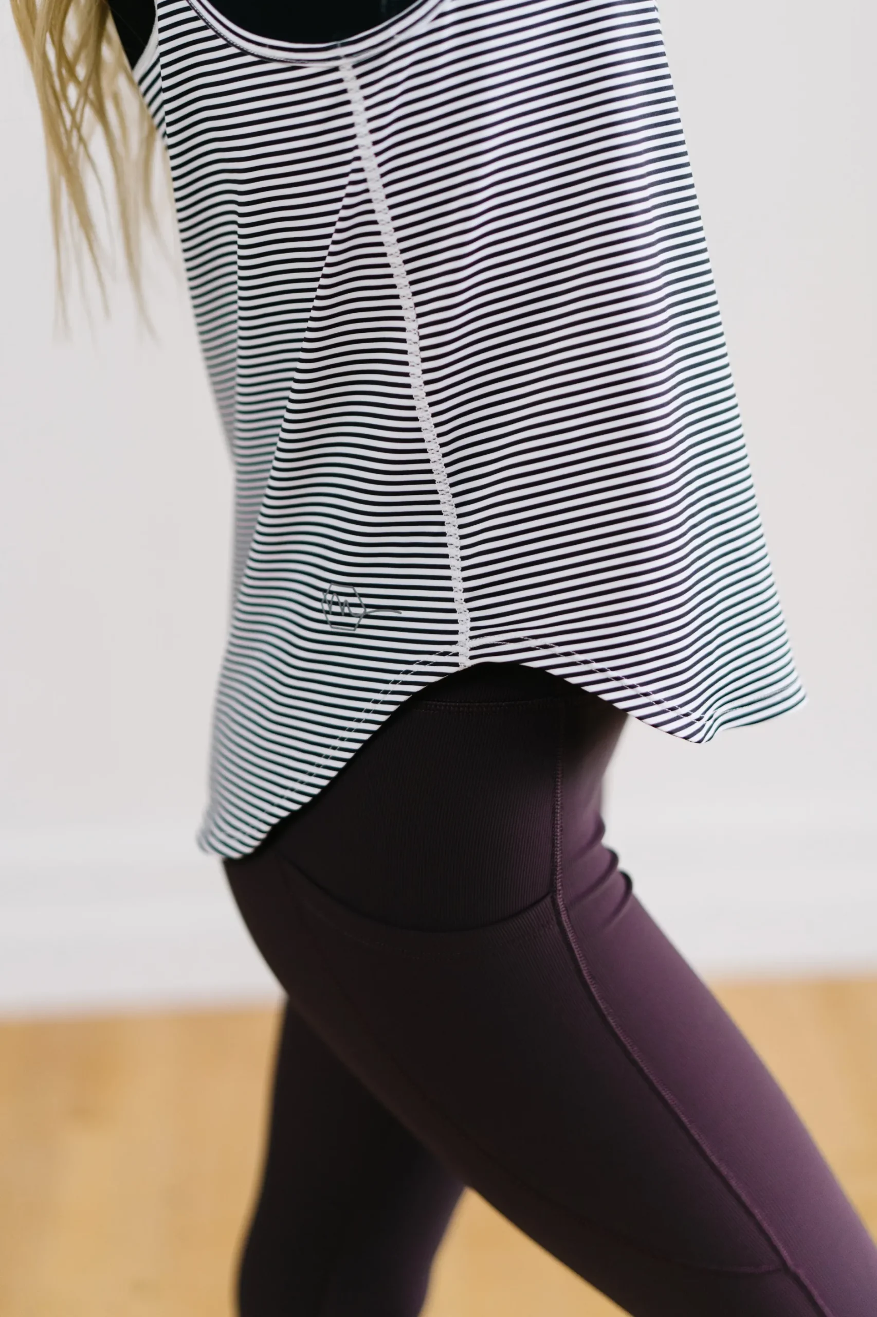 breathe_tank__buw_stripe_6.webp Tanks>Maven Thread Breathe Tank - Bu0026W Stripe