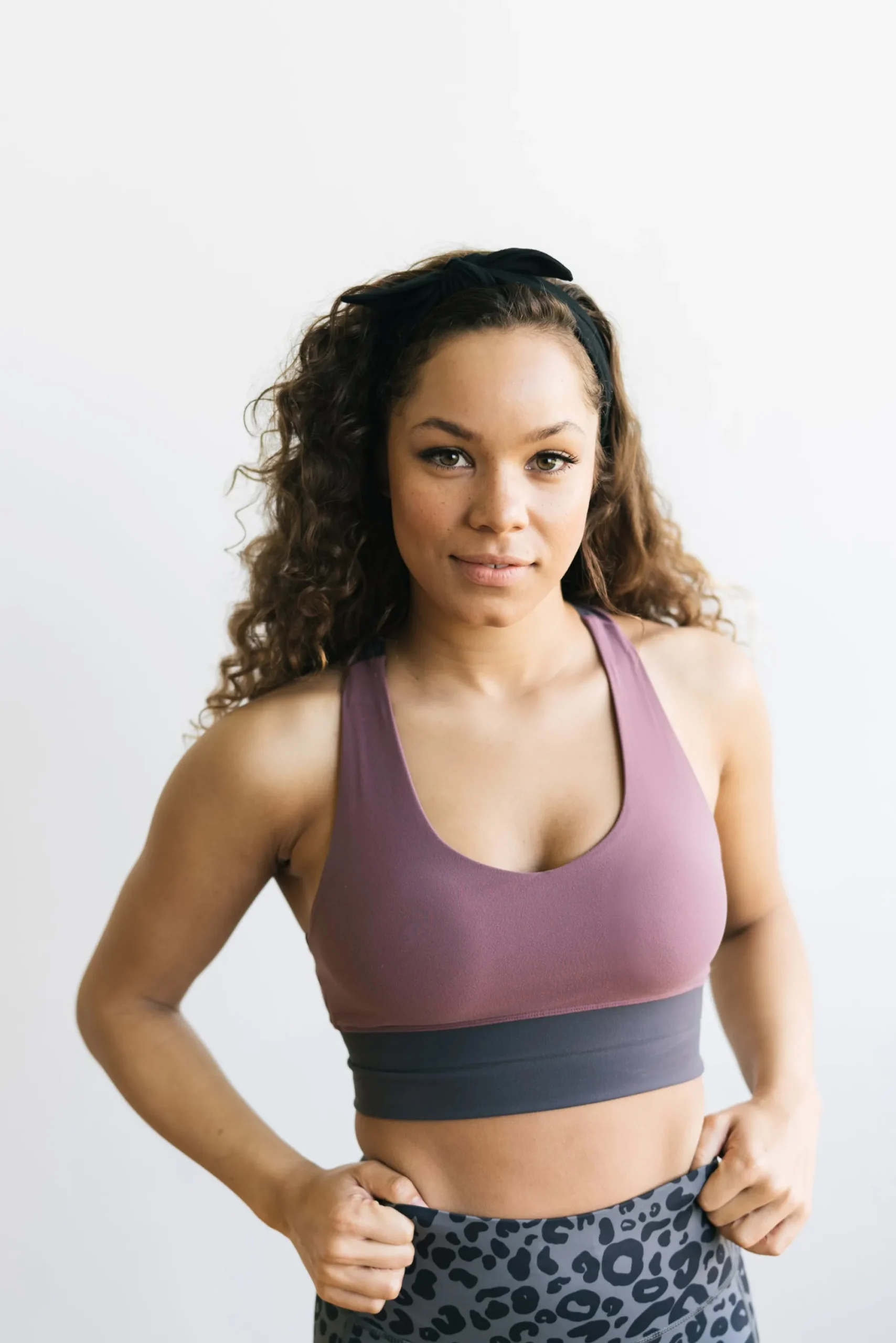criss_cross_sports_bra__m_1-1.webp Sports Bras>Maven Thread Criss Cross Sports Bra - Muted Plum / Grey