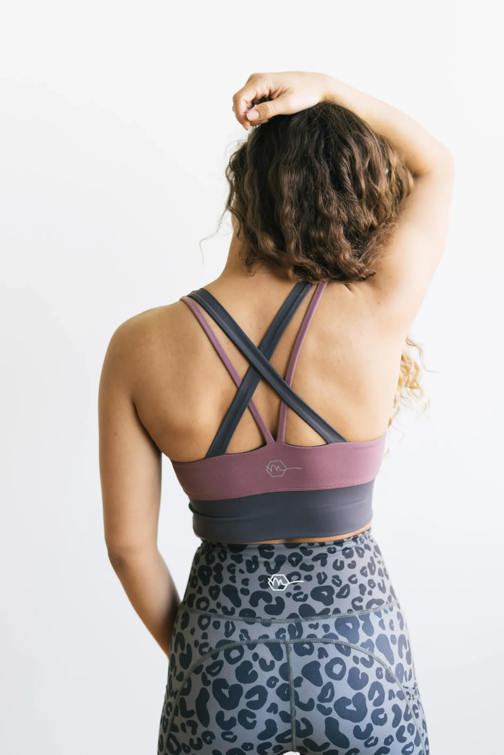 criss_cross_sports_bra__m_6-1.webp Sports Bras>Maven Thread Criss Cross Sports Bra - Muted Plum / Grey