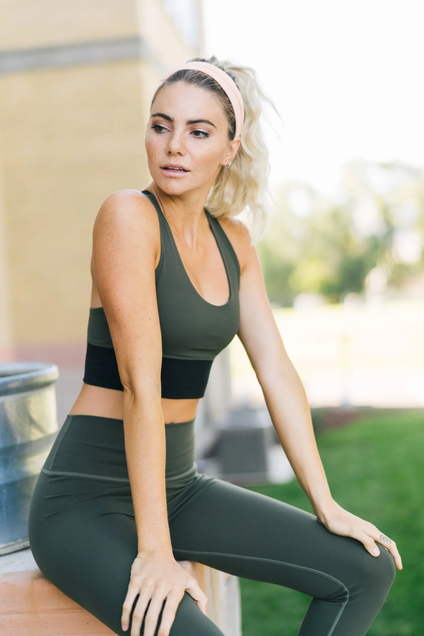 criss_cross_sports_bra__o_1.webp Sports Bras>Maven Thread Criss Cross Sports Bra - Olive Green / Black