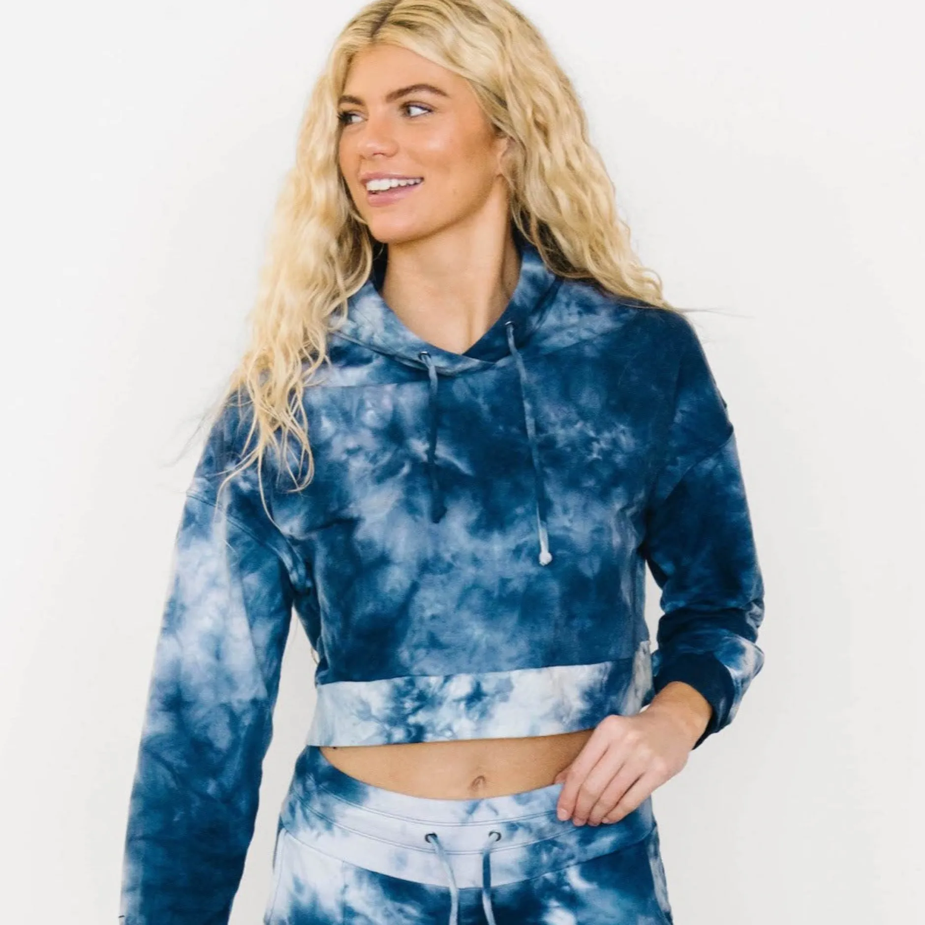 crop_hoodie__navy_tie_dye_0.webp Hoodies + Sleep | Hoodies>Maven Thread Crop Hoodie - Navy Tie Dye