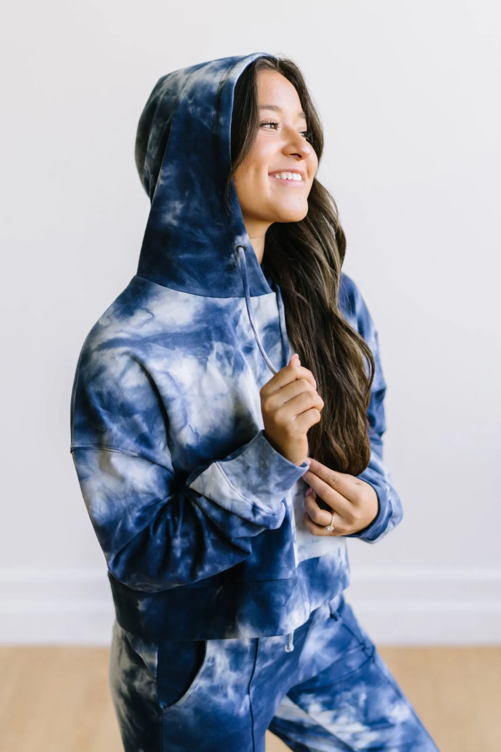 crop_hoodie__navy_tie_dye_6.webp Hoodies + Sleep | Hoodies>Maven Thread Crop Hoodie - Navy Tie Dye