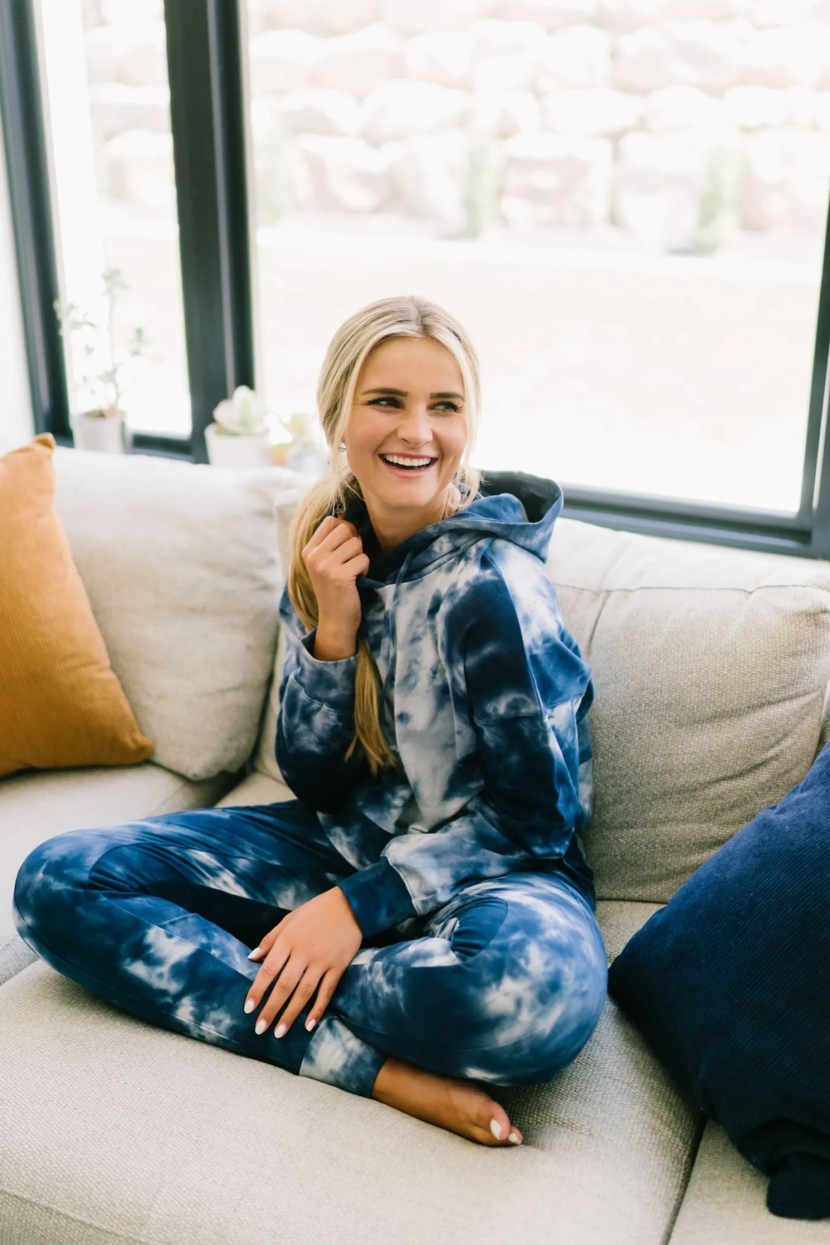 crop_hoodie__navy_tie_dye_8.webp Hoodies + Sleep | Hoodies>Maven Thread Crop Hoodie - Navy Tie Dye