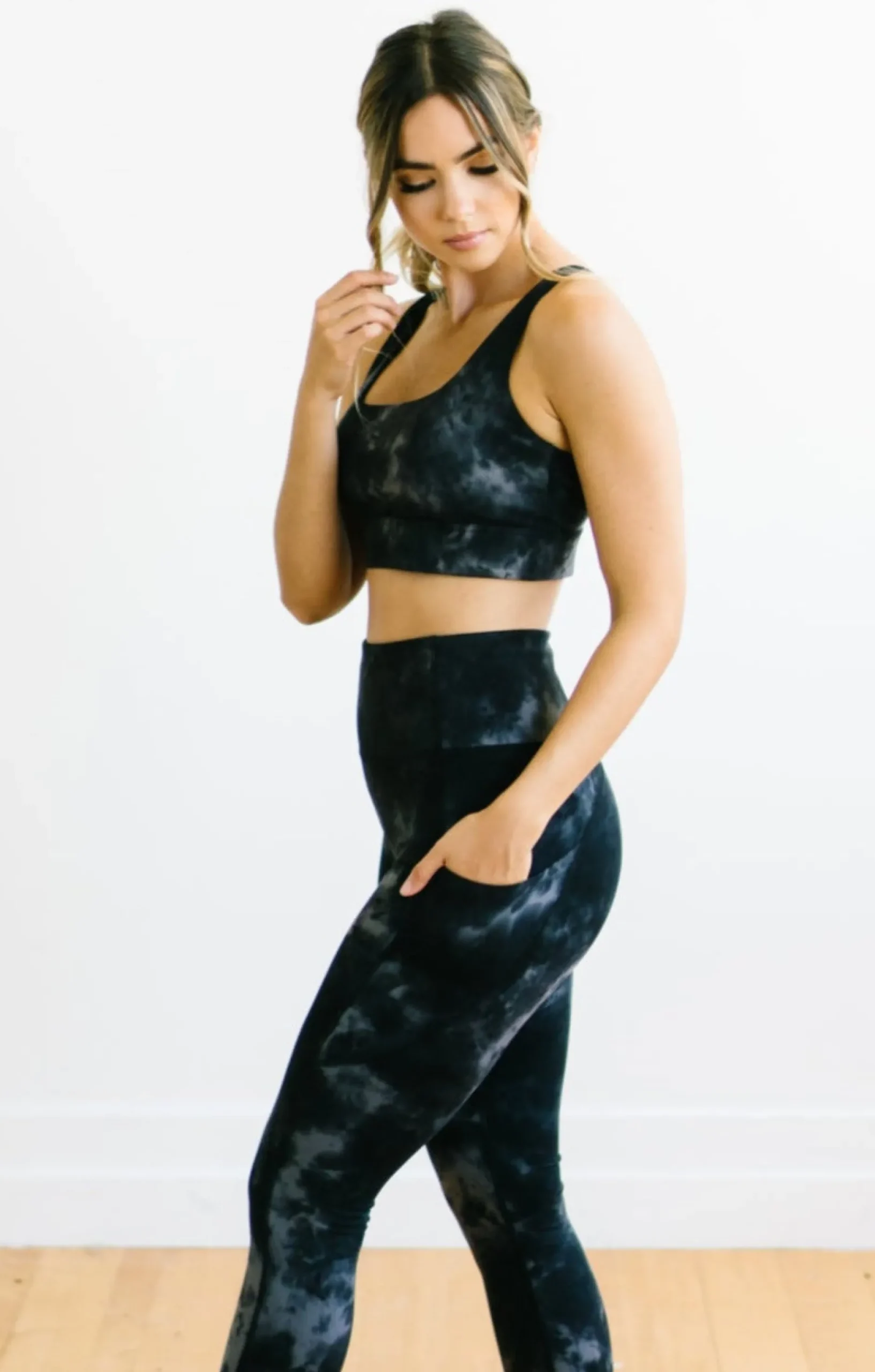 fearless_sports_bra__blac_1-1.webp Sports Bras>Maven Thread Fearless Sports Bra - Black Tie Dye