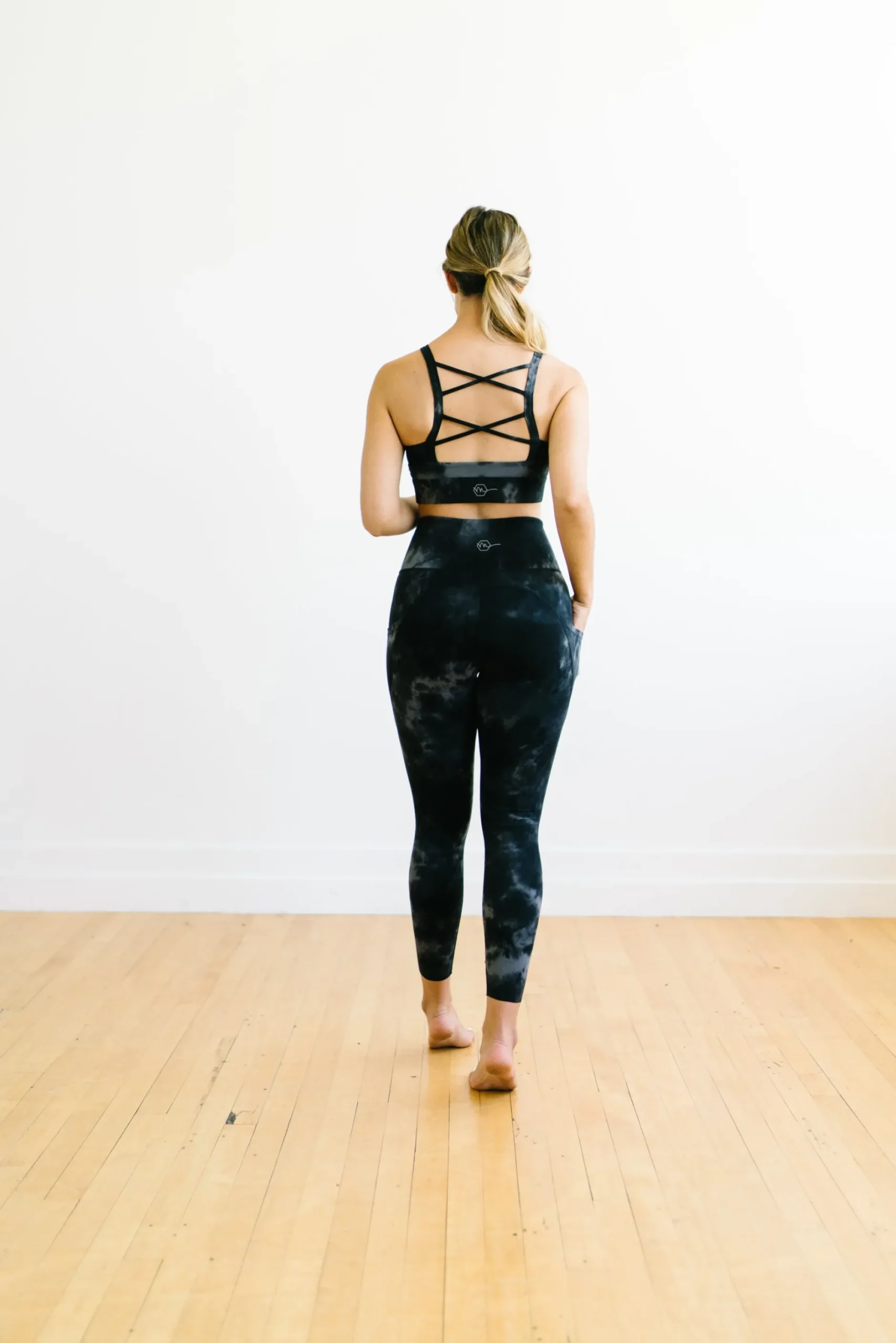 fearless_sports_bra__blac_5-1.webp Sports Bras>Maven Thread Fearless Sports Bra - Black Tie Dye