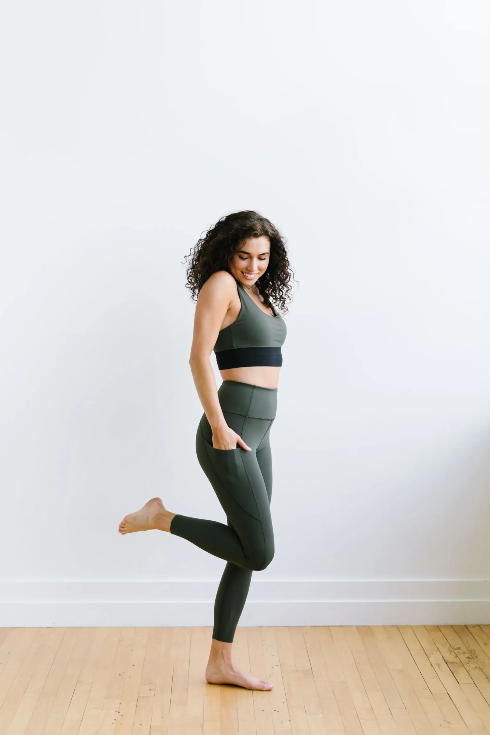 focus_leggings__olive_gre_2.webp Leggings>Maven Thread Focus Leggings - Olive Green