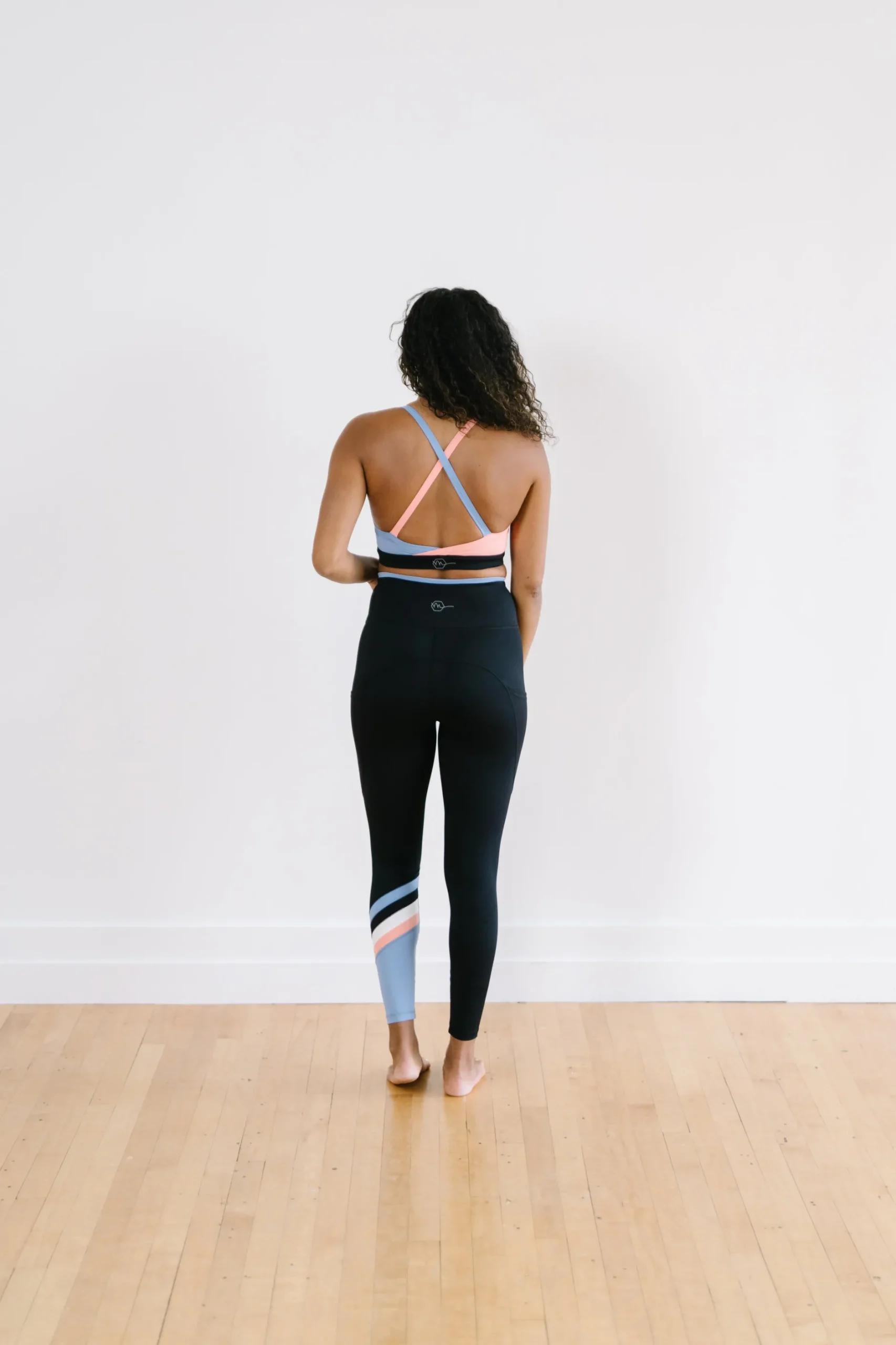 hype_vneck_sports_bra__su_9.webp Sports Bras>Maven Thread Hype V-Neck Sports Bra - Sunrise