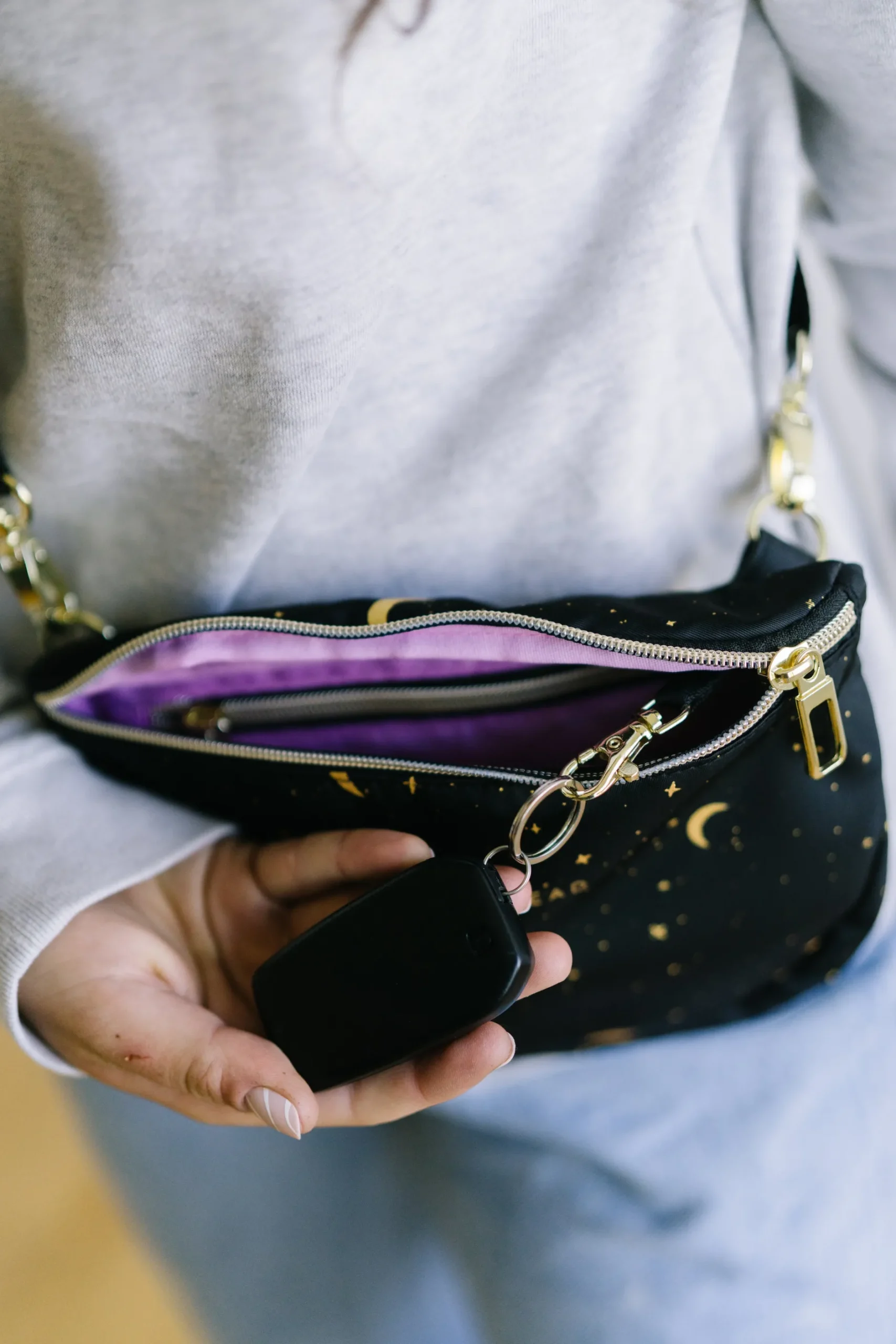 in_everyday_bag__moons_12.webp 3-In-1 Everyday Bag>Maven Thread 3-in-1 Everyday Bag - Moons
