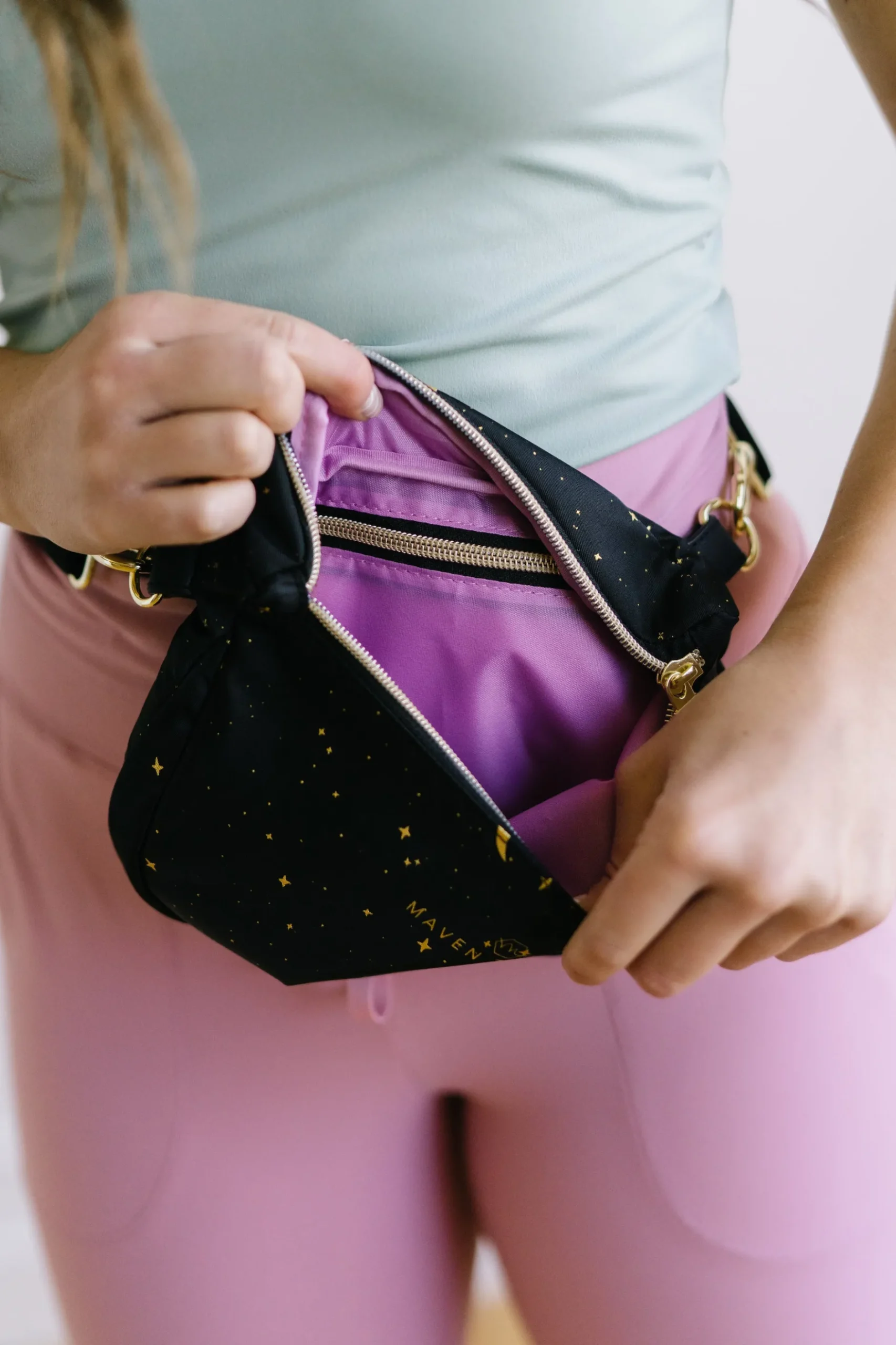 in_everyday_bag__moons_2.webp 3-In-1 Everyday Bag>Maven Thread 3-in-1 Everyday Bag - Moons