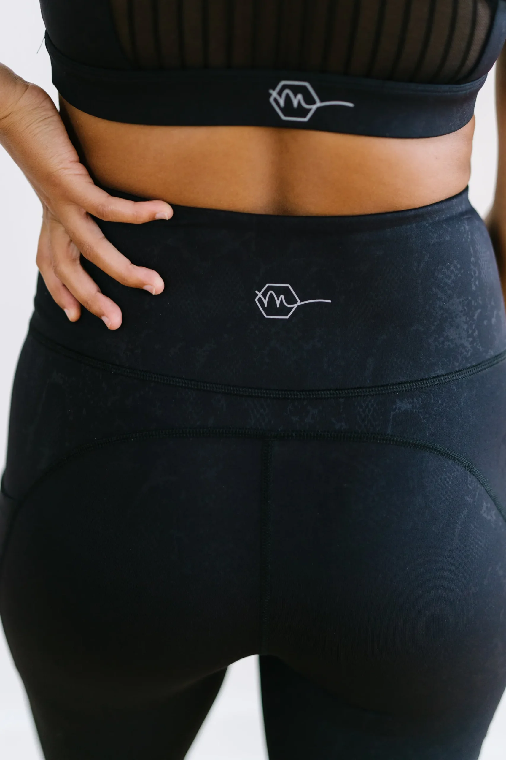 inspire_leggings__black_s_8.webp Leggings>Maven Thread Inspire Leggings - Black Snakeskin