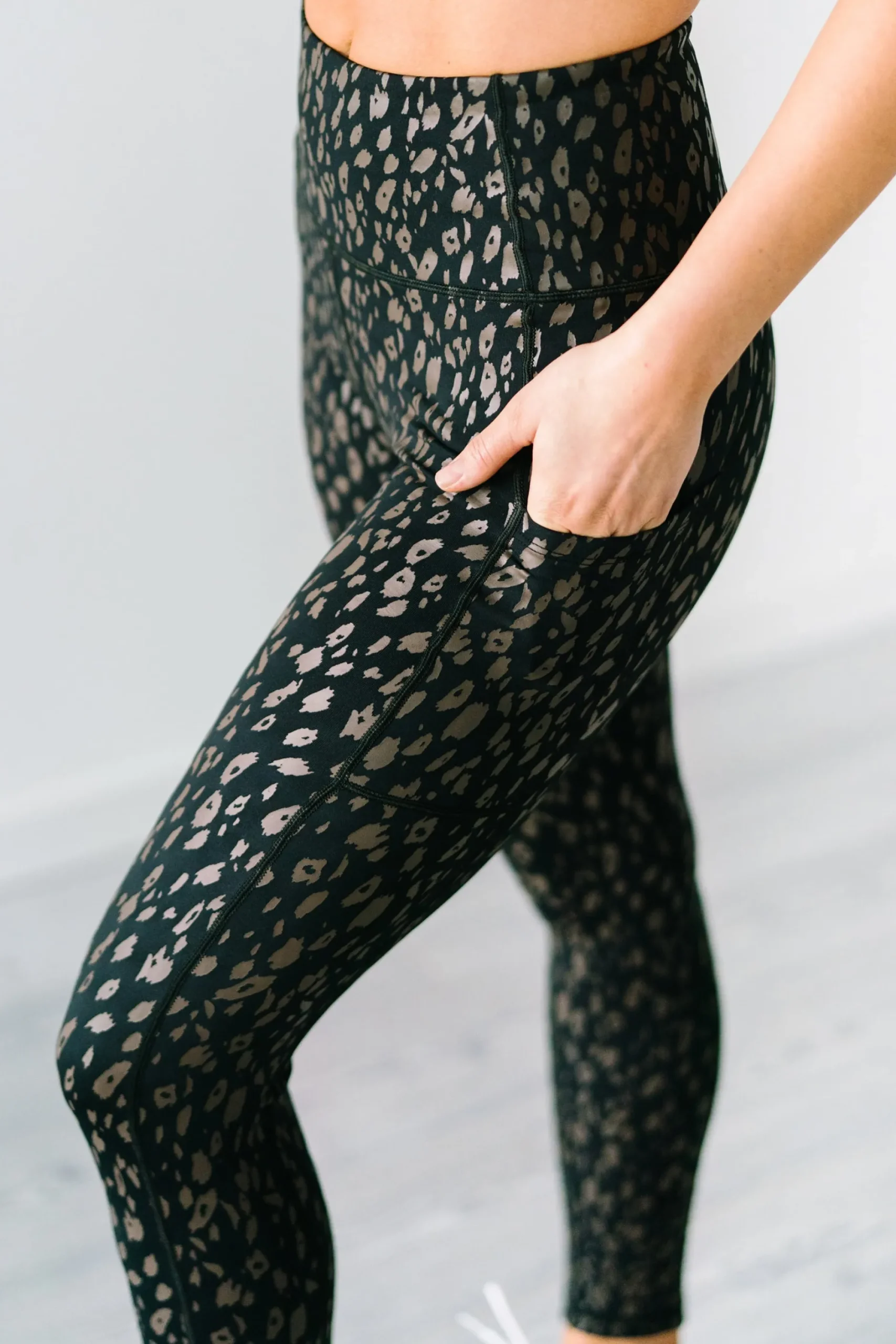 inspire_leggings__black_w_3.webp Leggings>Maven Thread Inspire Leggings - Black w/Brown Leopard