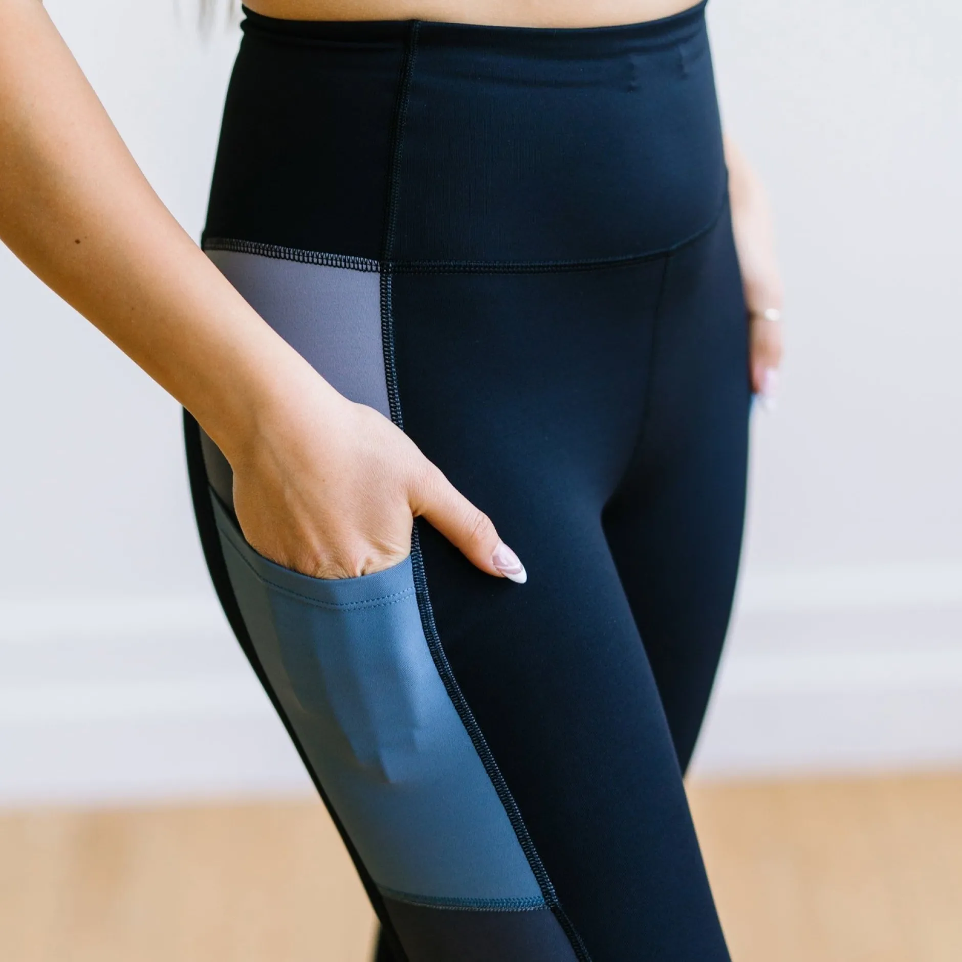 inspire_leggings__blue_co_2.webp Leggings>Maven Thread Inspire Leggings - Blue Colorblock