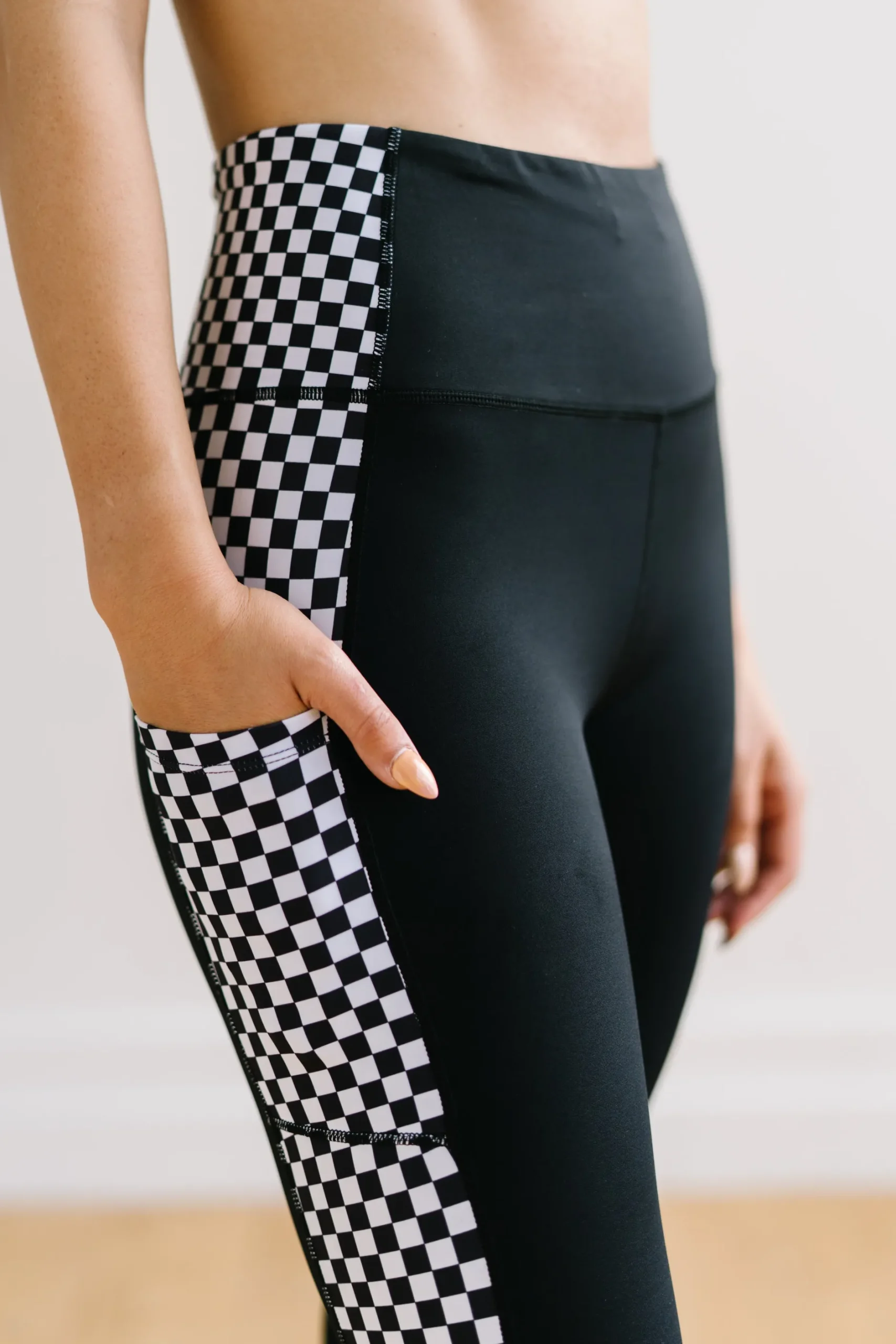 inspire_leggings__buw_che_3.webp Leggings>Maven Thread Inspire Leggings - Bu0026W Checkered