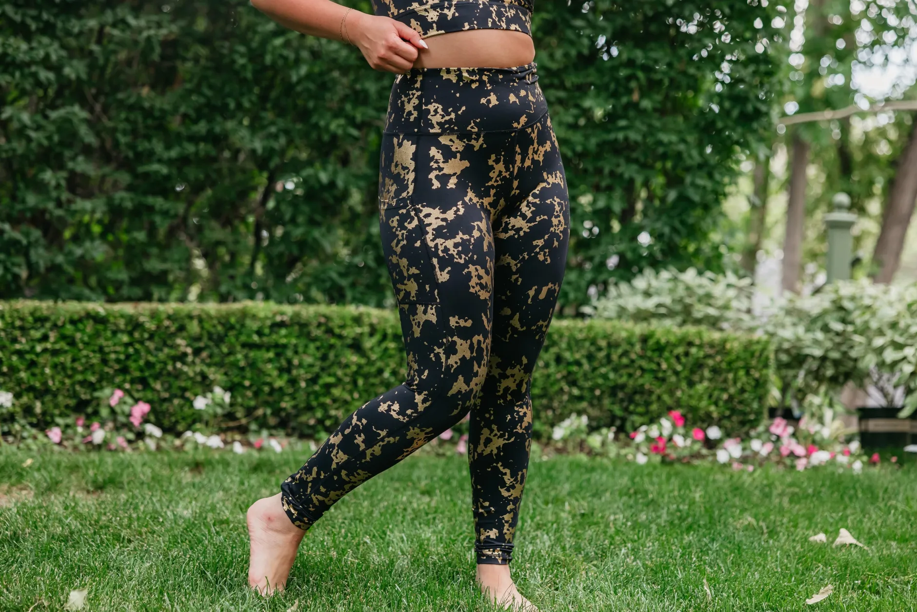 inspire_leggings__gold_fo_4.webp Leggings>Maven Thread Inspire Leggings - Gold Foil