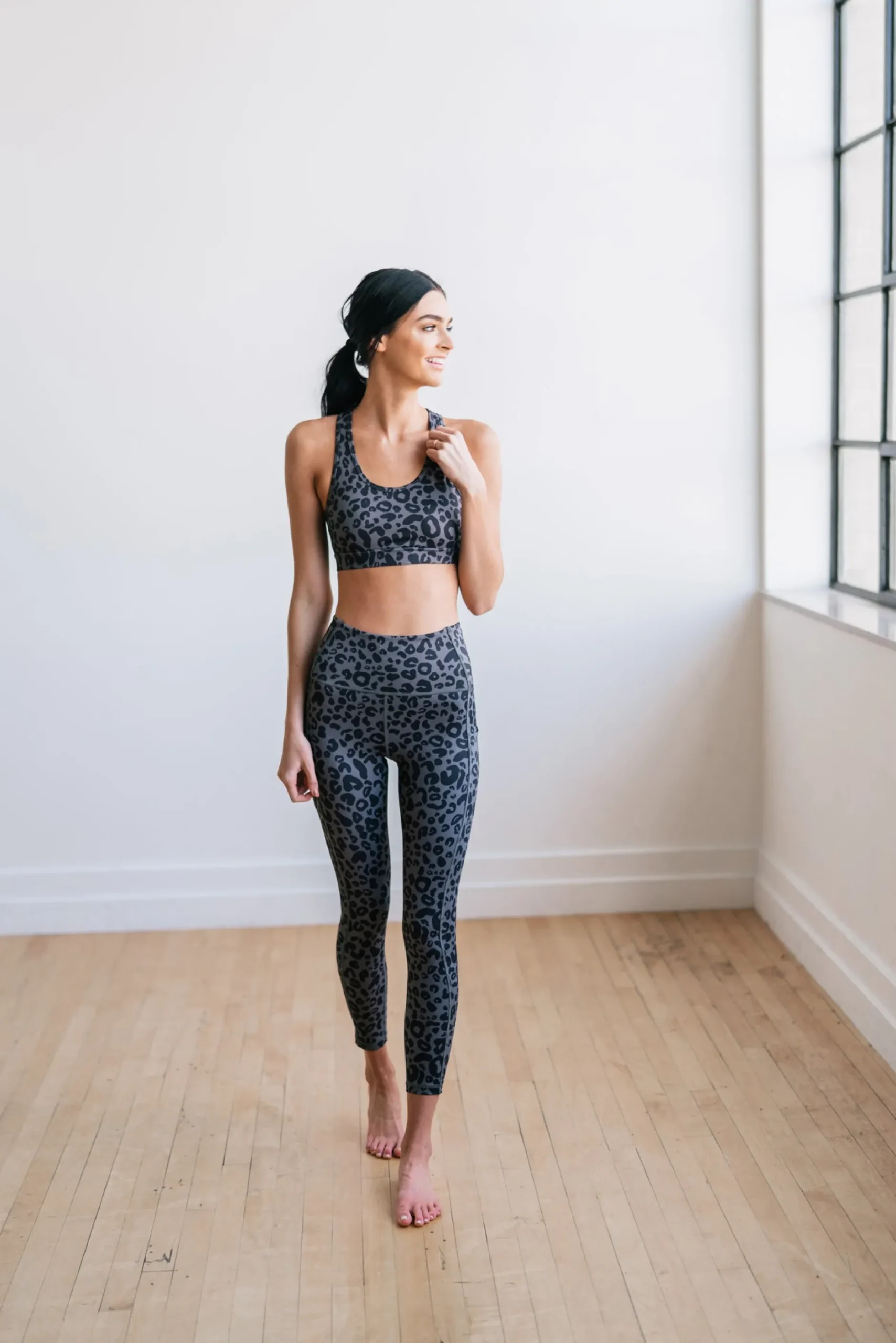 inspire_leggings__gray_le_4.webp Leggings>Maven Thread Inspire Leggings - Gray Leopard