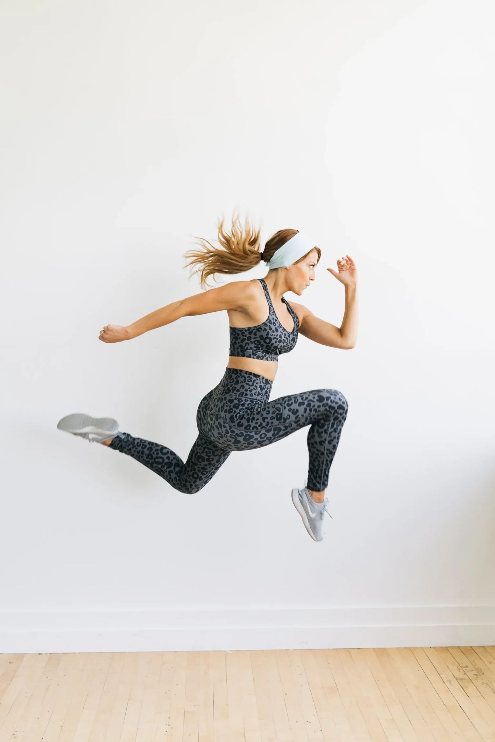 inspire_leggings__gray_le_6.webp Leggings>Maven Thread Inspire Leggings - Gray Leopard
