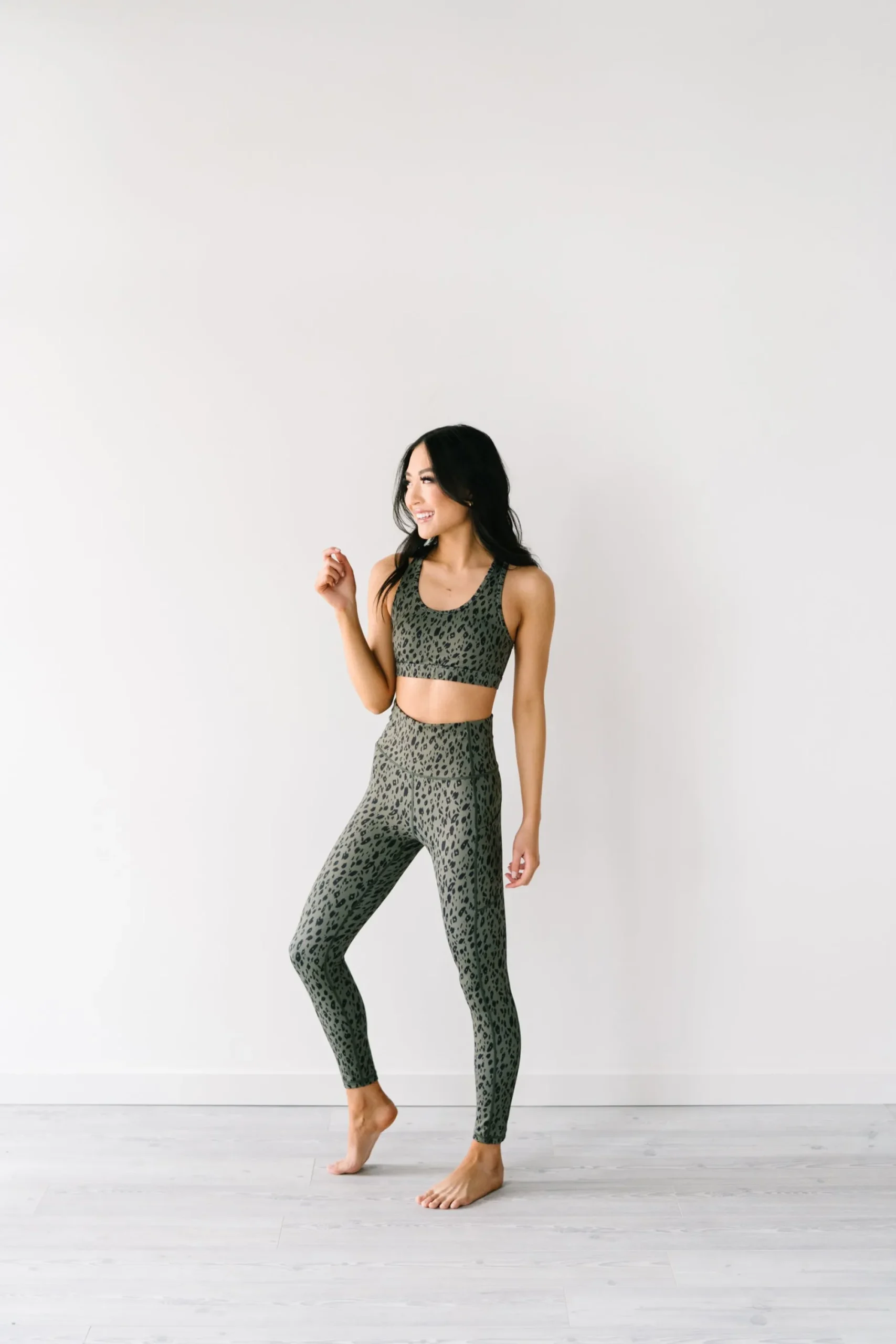 inspire_leggings__green_l_3.webp Leggings>Maven Thread Inspire Leggings - Green Leopard