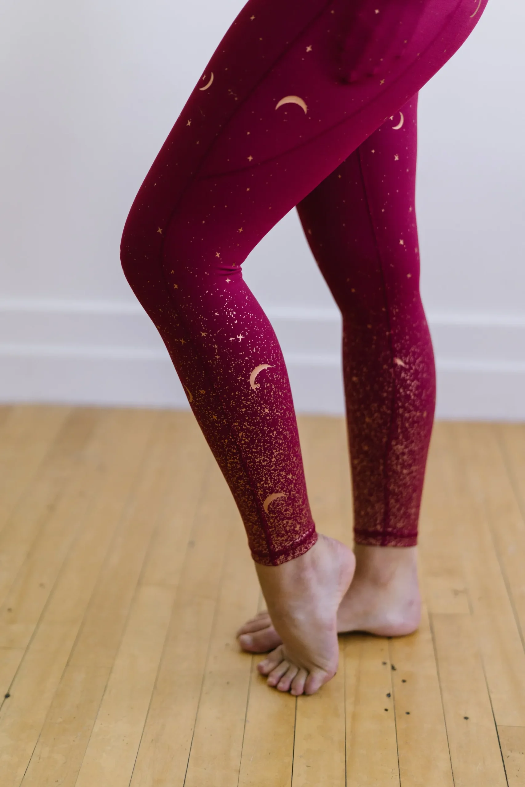 inspire_leggings__maroon__0-1.webp Leggings>Maven Thread Inspire Leggings - Maroon Moons