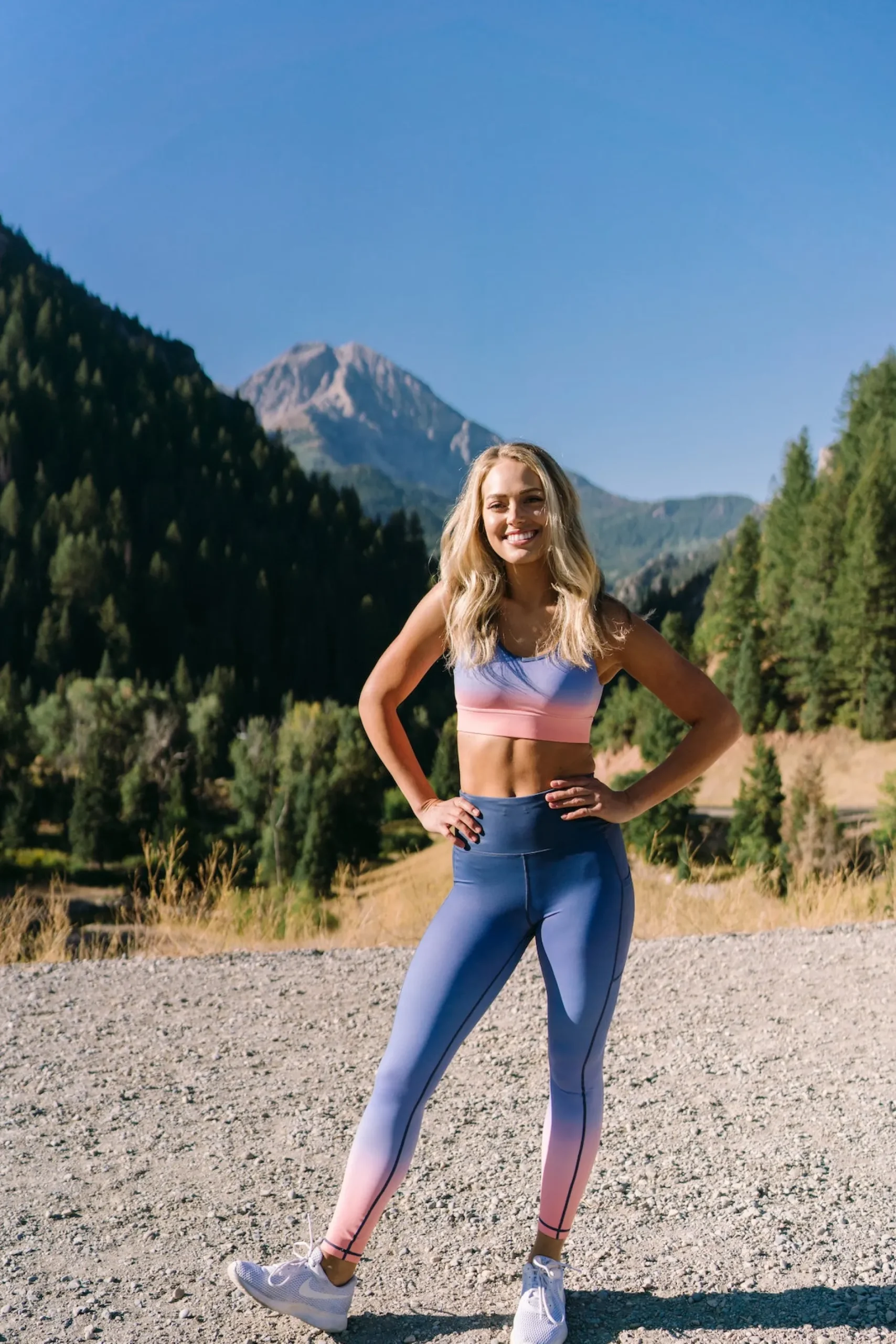 inspire_leggings__peachbl_3.webp Leggings>Maven Thread Inspire Leggings - Peach/Blue Ombre