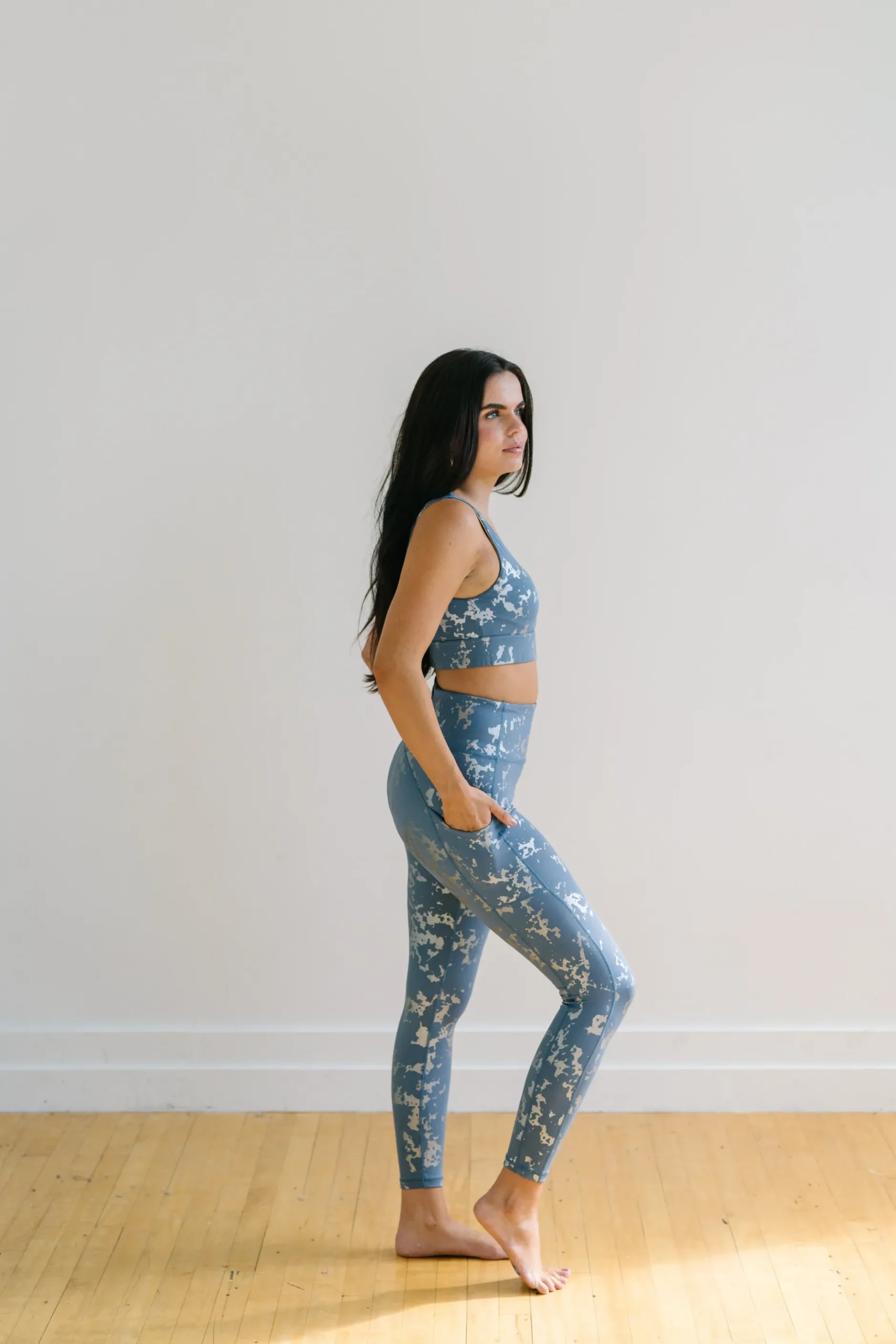 inspire_leggings__silver__10.webp Leggings>Maven Thread Inspire Leggings - Silver Foil