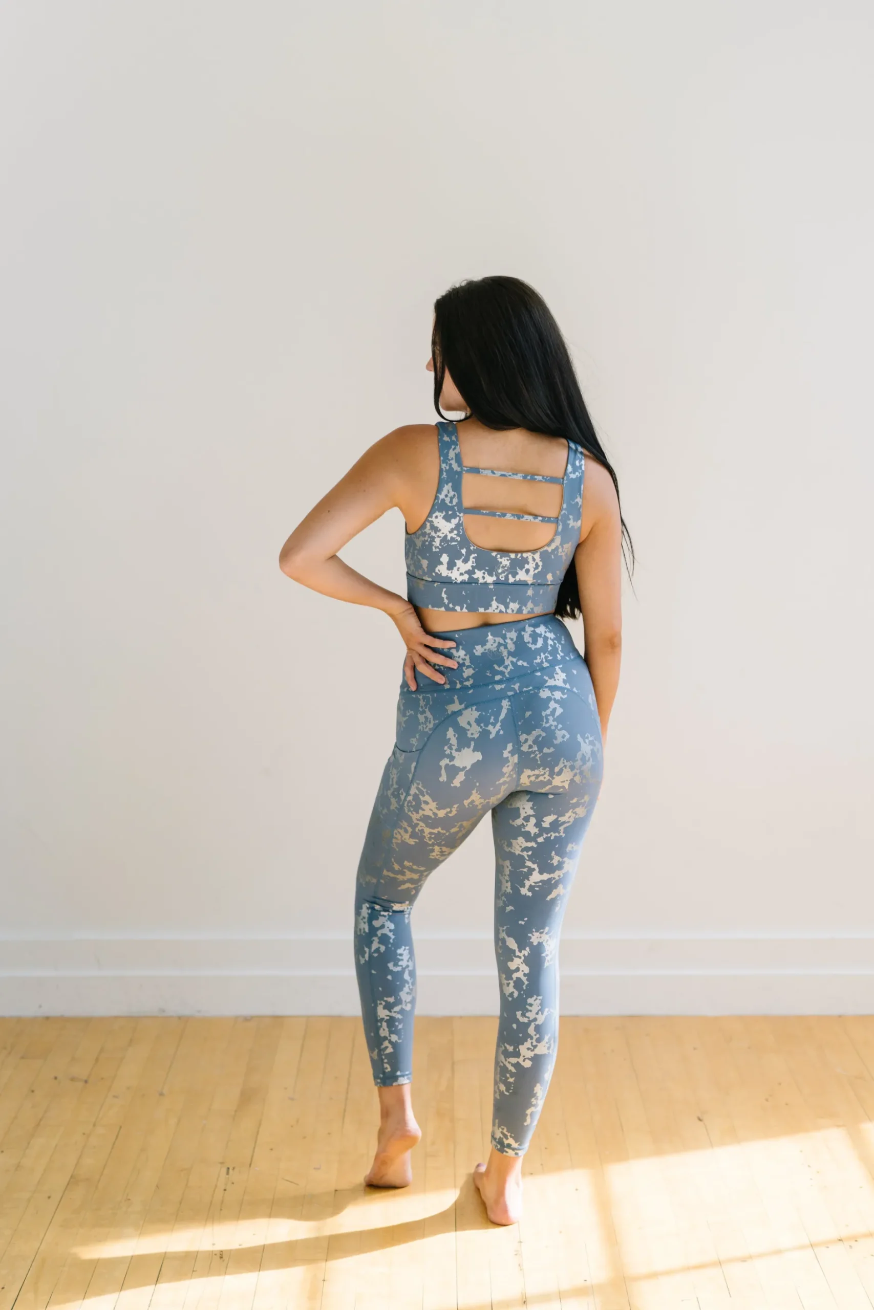 inspire_leggings__silver__8.webp Leggings>Maven Thread Inspire Leggings - Silver Foil