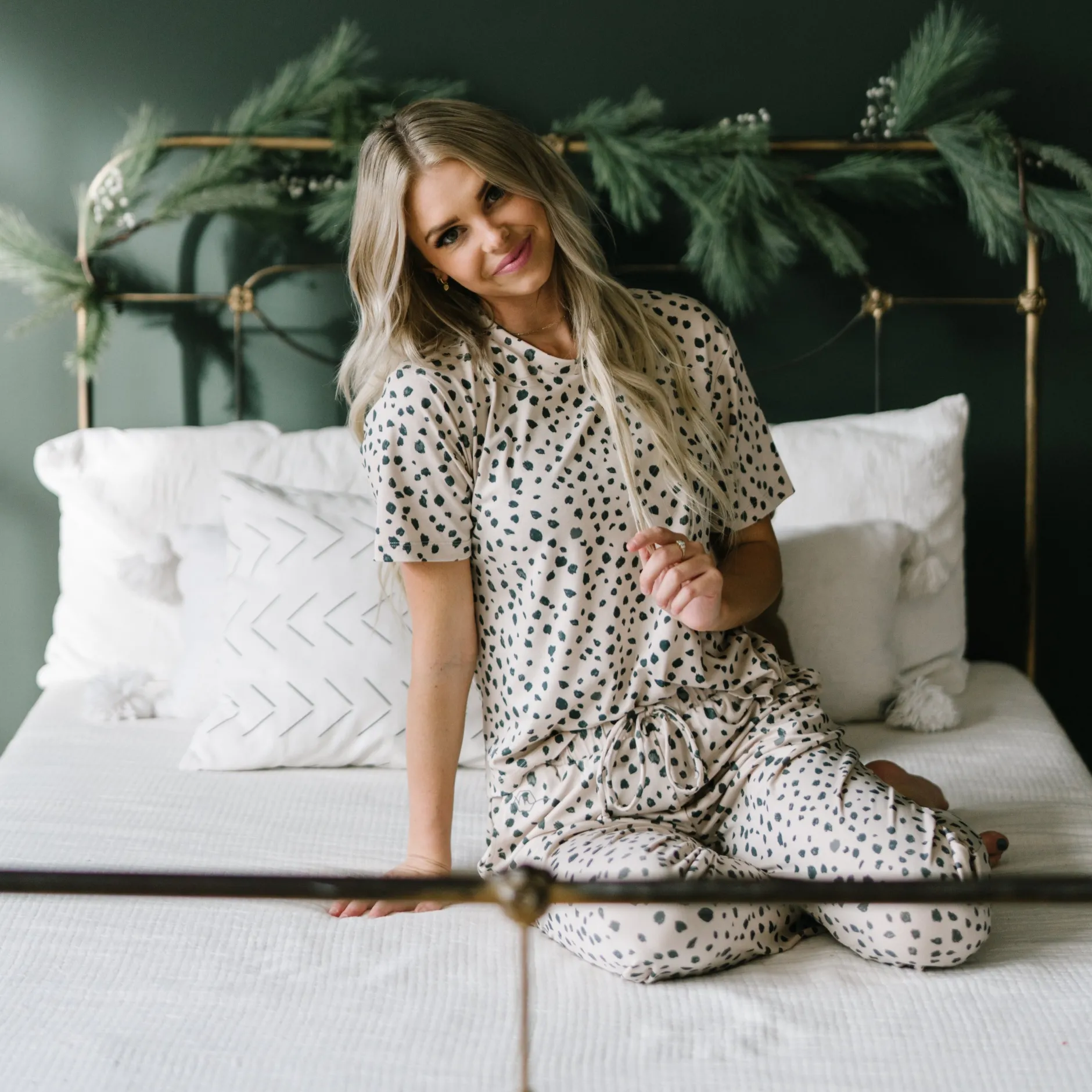 lounge_premium_pajama_top_1-1.webp Hoodies + Sleep | Pajamas>Maven Thread Lounge Premium Pajama Top - Dalmatian