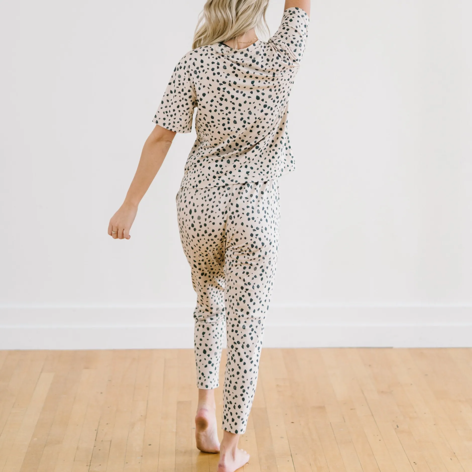 lounge_premium_pajama_top_2-1.webp Hoodies + Sleep | Pajamas>Maven Thread Lounge Premium Pajama Top - Dalmatian
