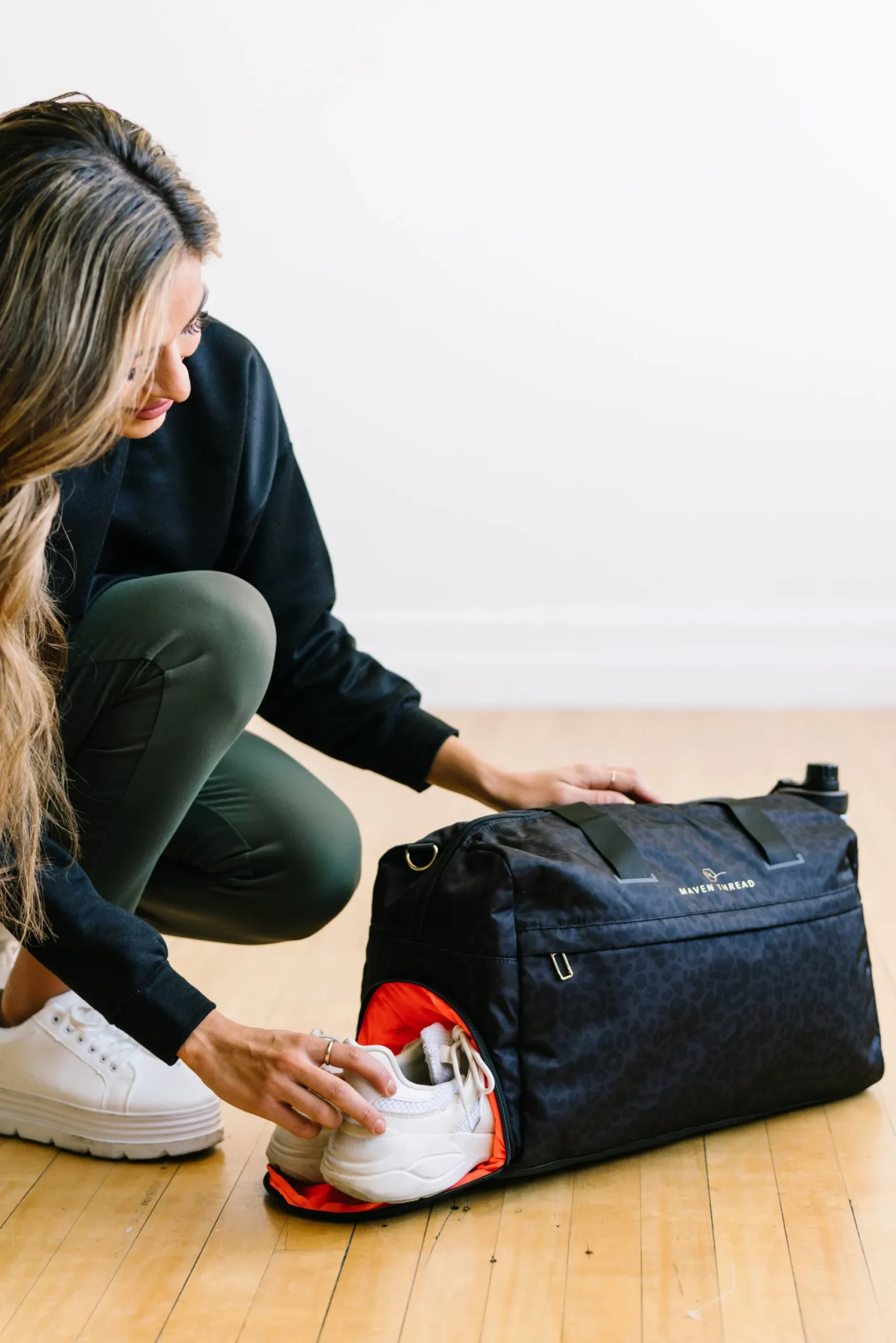on_the_go_duffel__grey_le_1.webp Duffel Bags>Maven Thread On the Go Duffel - Grey Leopard