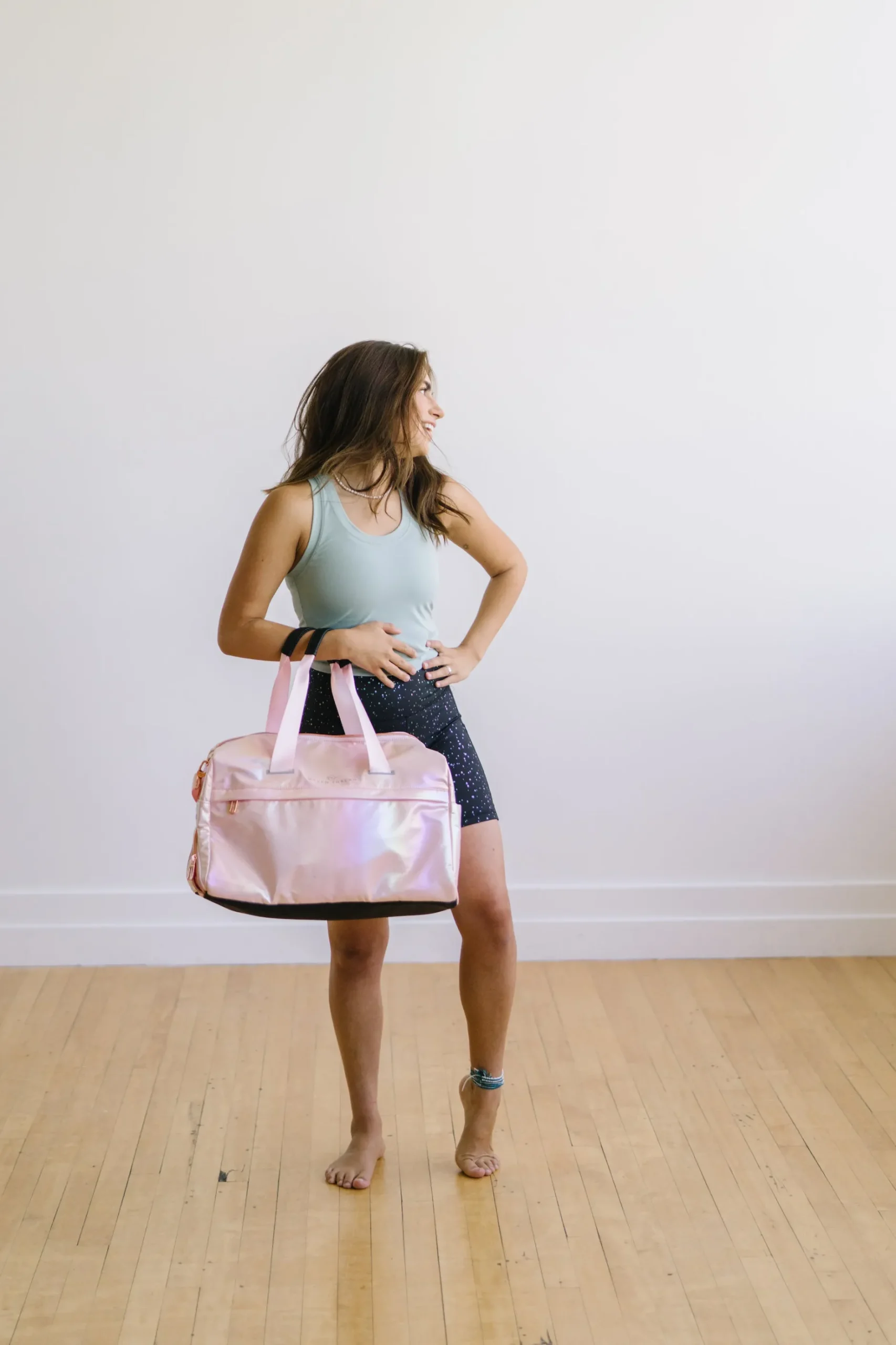 on_the_go_duffel__pink_ir_4.webp Duffel Bags>Maven Thread On the Go Duffel - Pink Iridescent