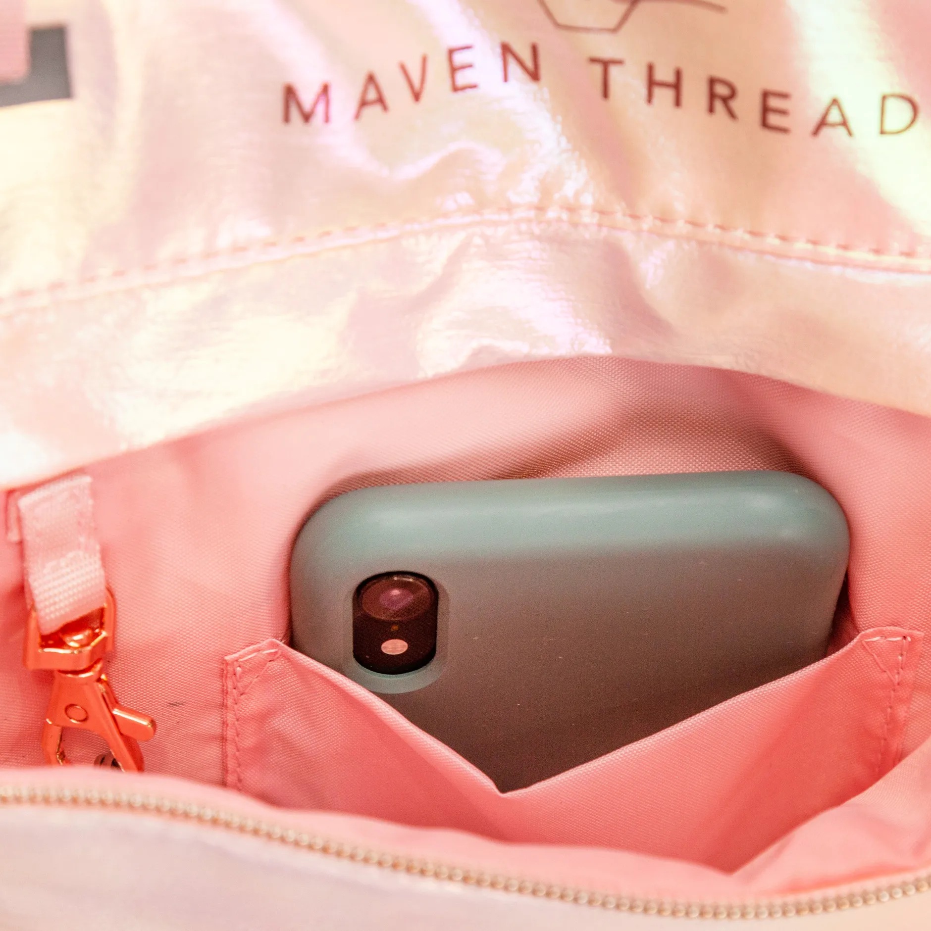on_the_go_duffel__pink_ir_7.webp Duffel Bags>Maven Thread On the Go Duffel - Pink Iridescent