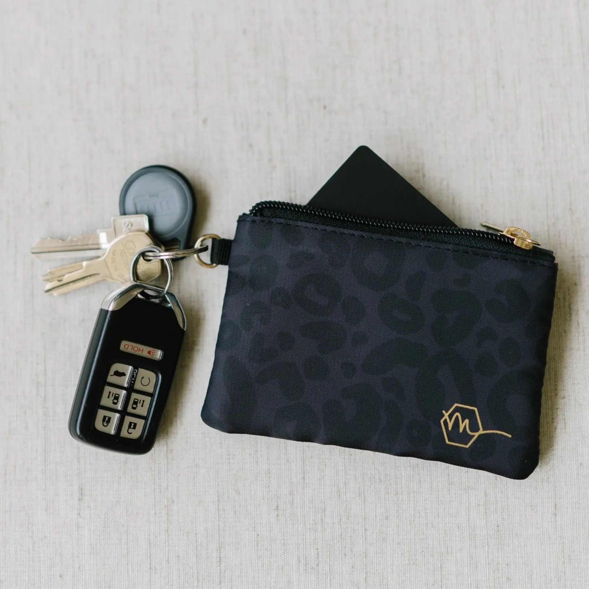 sport_wallet__grey_leopar_1.webp Wallets>Maven Thread Sport Wallet - Grey Leopard